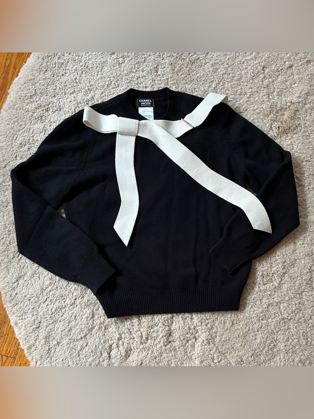 Chanel black and white cashmere bow sweater